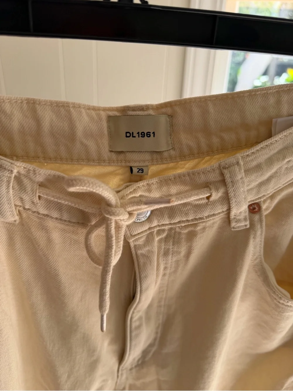 DL1961 Taylor Aura Relaxed Barrel Ultra High Rise Drawstring cream size 29